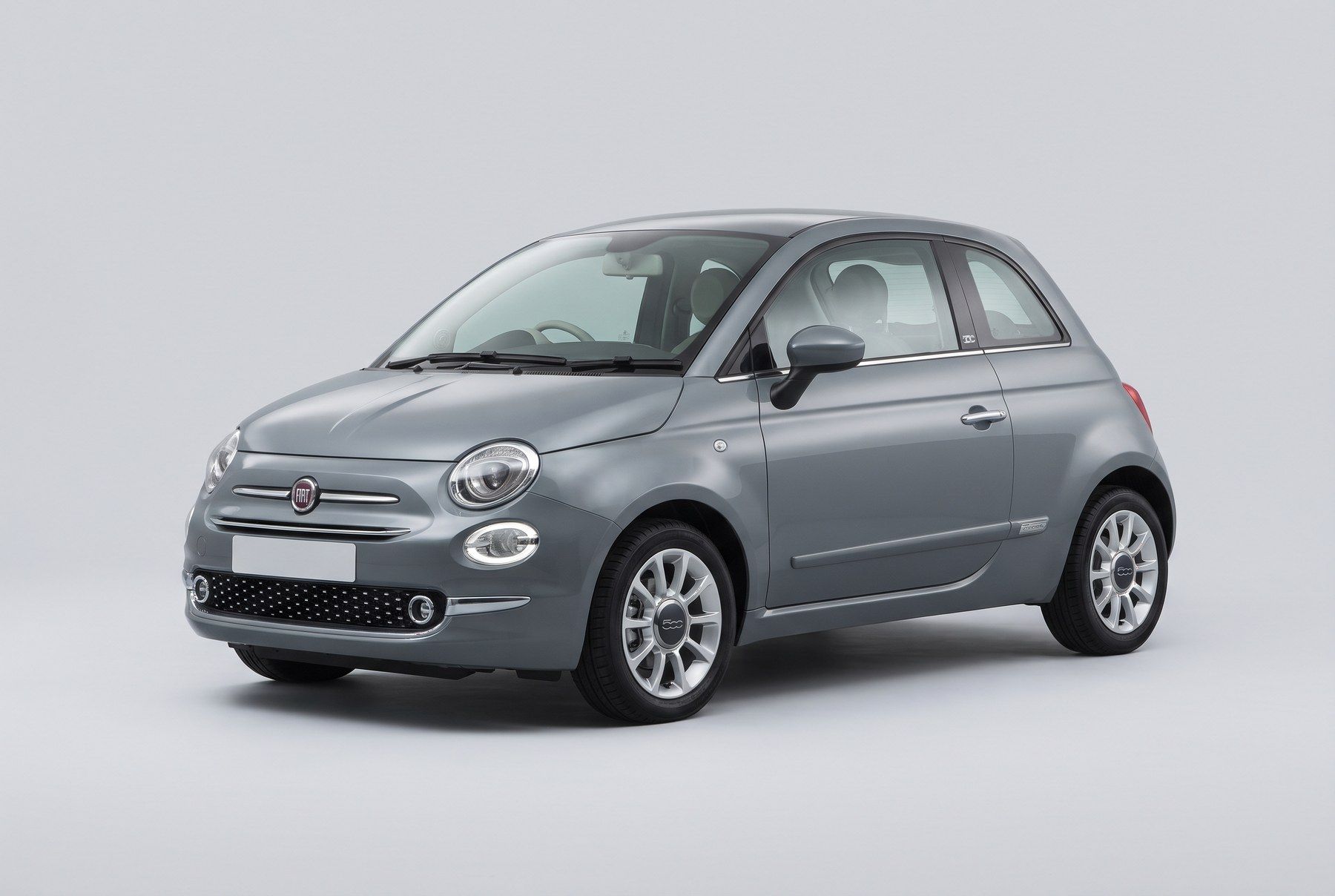 Fiat 500 grigia a noleggio a Taranto