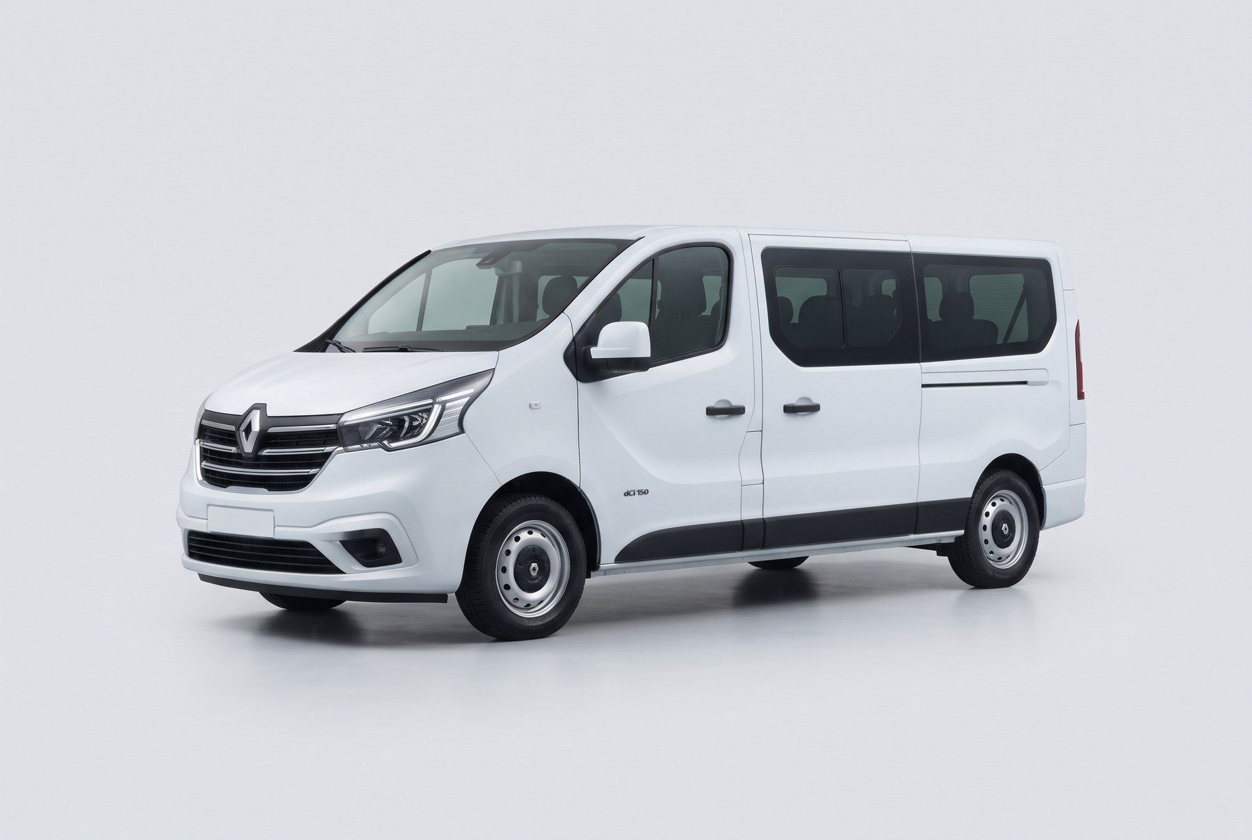 Renault Trafic 9 posti bianco a noleggio a Taranto